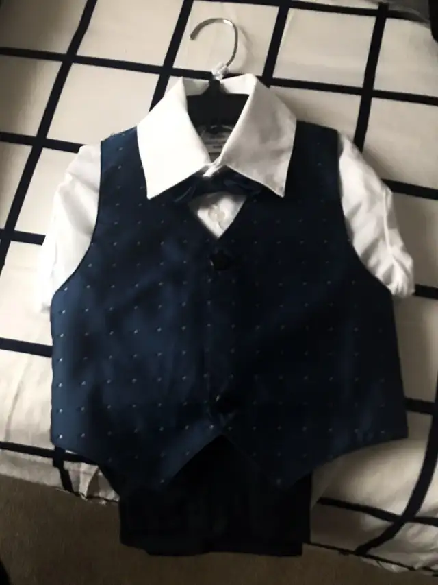4 pc boys vest suit in blue or purple  in Kids & Youth in Edmonton - Image 2