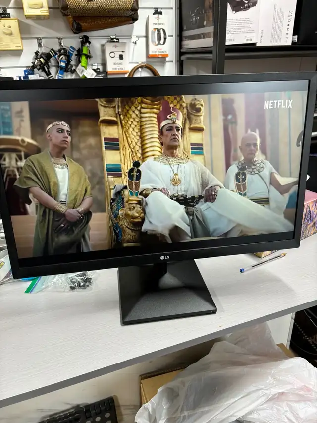 LG  24MK430H-B 24''  in Monitors in Cambridge - Image 4