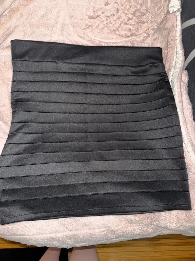 skirts and pants in Women's - Bottoms in City of Toronto - Image 7