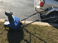 MINT SJ623E SnowJoe 15Amp 18inch electric snowblower $90