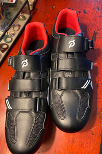 Men’s peloton shoes new. No box size 45 (11)