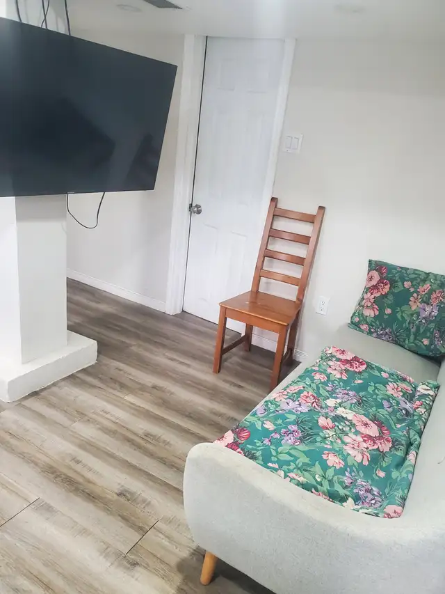 Short term rental available from October 8 to October 11, 2026 in Short Term Rentals in City of Toronto - Image 3