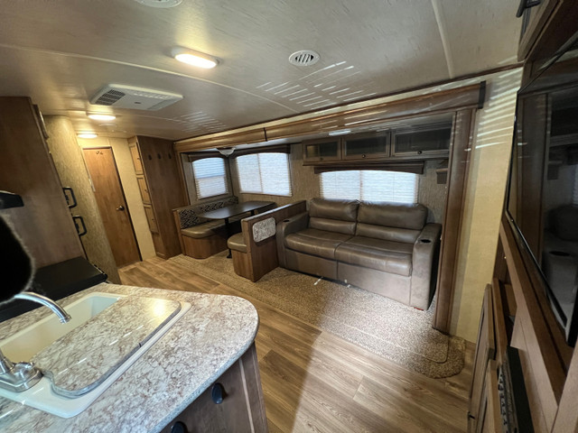 2017 Shadow Cruiser S280QBS in Travel Trailers & Campers in Annapolis Valley - Image 4