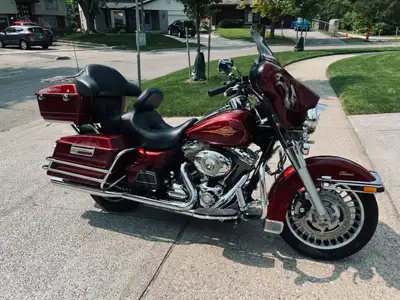2010 Harley Davidson Electra glide with only 44,277 kms. Vine&Hines oval exhaust system. No accident...