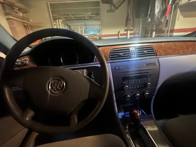 2005 Buick Allure - Battery is dead589628625933445127