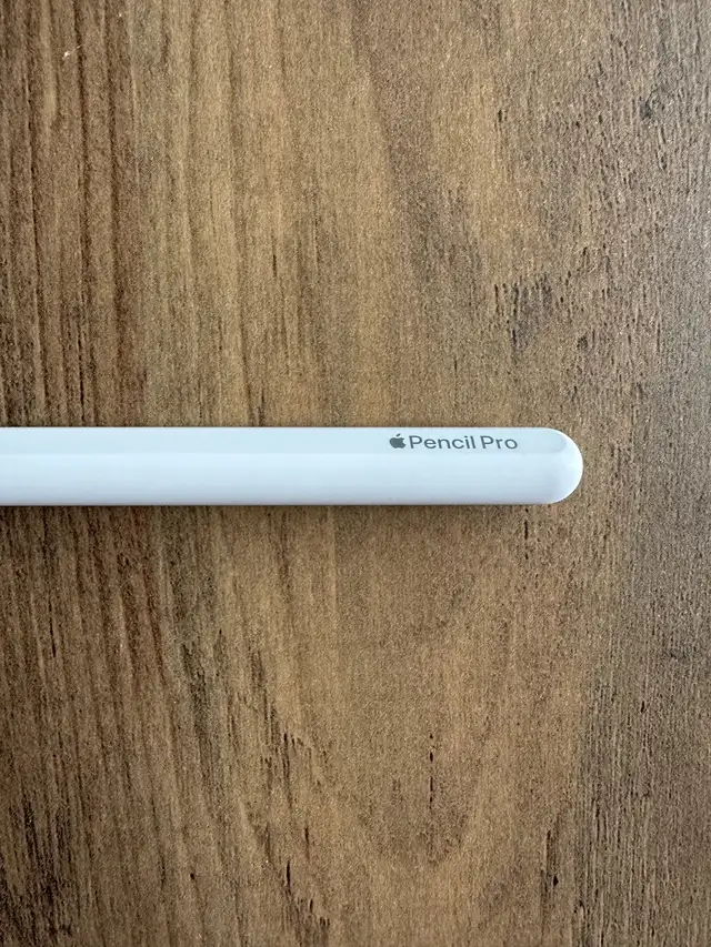 Apple Pencil Pro - Like New in iPads & Tablets in Winnipeg - Image 3