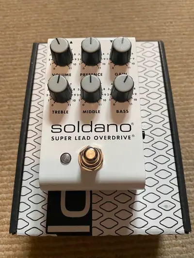 Gain for days! Used it around the house, never had it on a board. Comes with the box and everything...