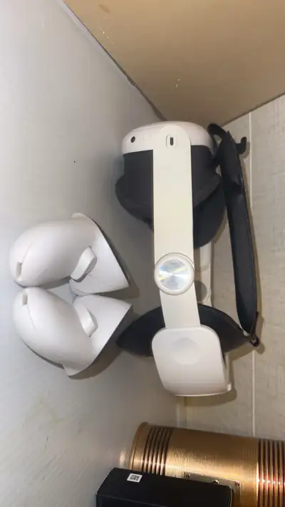 meta quest 3 with elite strap, View more