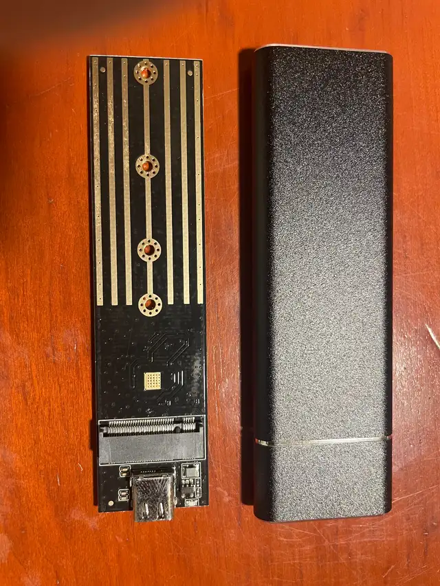 USB 3.1 to M2 SSD ENCLOSURE in Cables & Connectors in Mississauga / Peel Region - Image 3