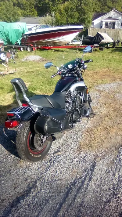 2007 Yamaha v max. Excellent condition, never abused and well maintained. Always stored in heated ga...