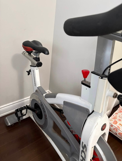 *** Have other gym equipment for sale, check my other listings! *** For sale is a Schwinn AC Perform...