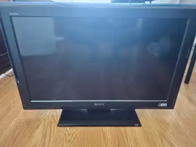 Sony BRAVIA KDL-32L5000 32-inch LCD TV, View more