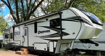 36'10" in length. In excellent condition. Gas range, double sided fridge. Queen bedroom and a second...