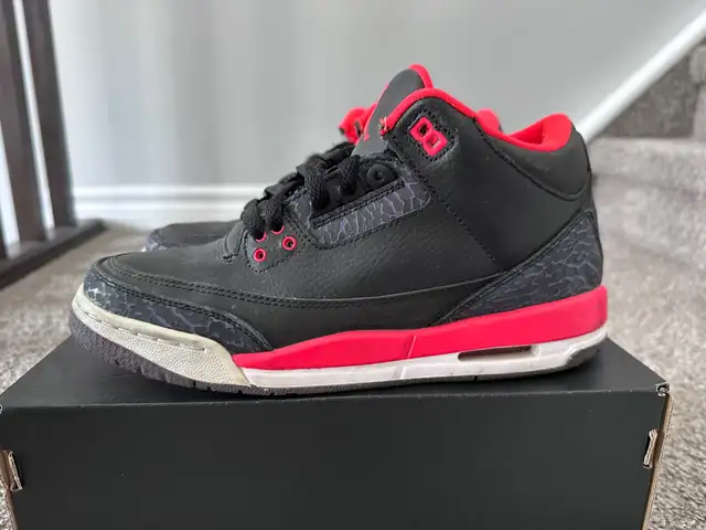 Nike Air Jordan 3 Crimson 7y in Men's Shoes in City of Toronto - Image 4