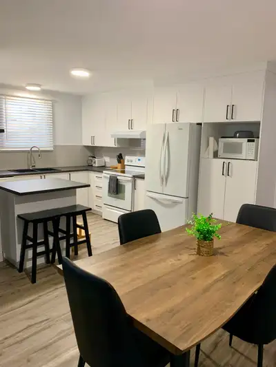 Disponible le 14 juin, ce logement situé sur l’avenue Giroux offre une solution confortable pour tou...