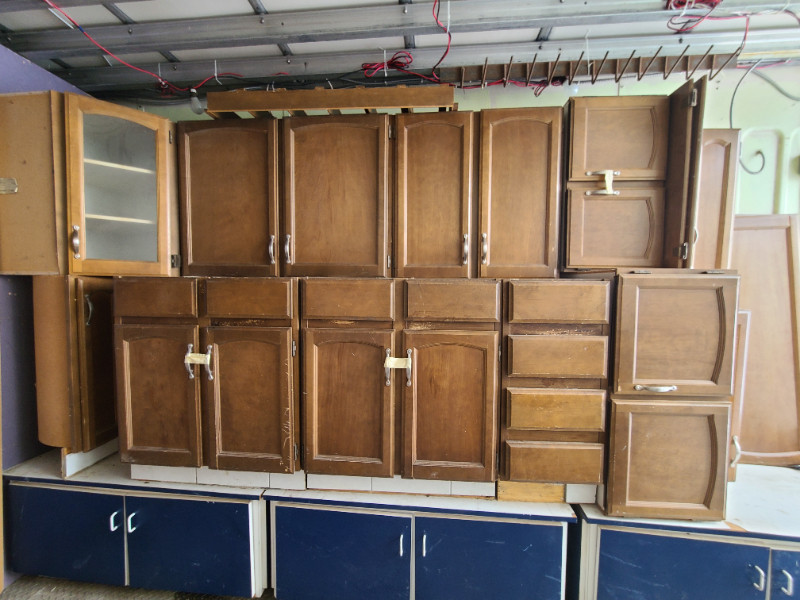 Maple Kitchen for sale & Countertops Edmonton