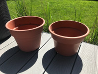 Terra Cotta Plastic Pots - Set of 2