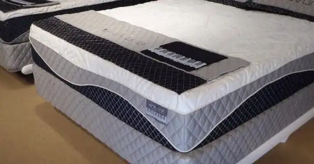 matelass in Beds & Mattresses in City of Montréal - Image 2