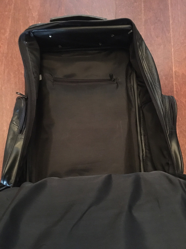 REDUCED - Small Luggage/Laptop Bag in Other in Belleville - Image 3