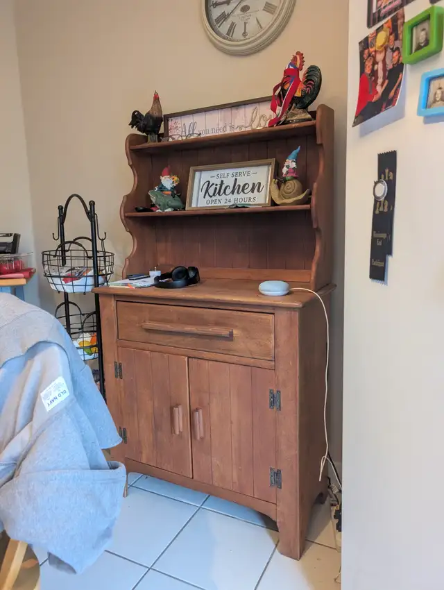 Rustic Solid Wood Kitchen Hutch / Cabinet in Hutches & Display Cabinets in Mississauga / Peel Region - Image 2