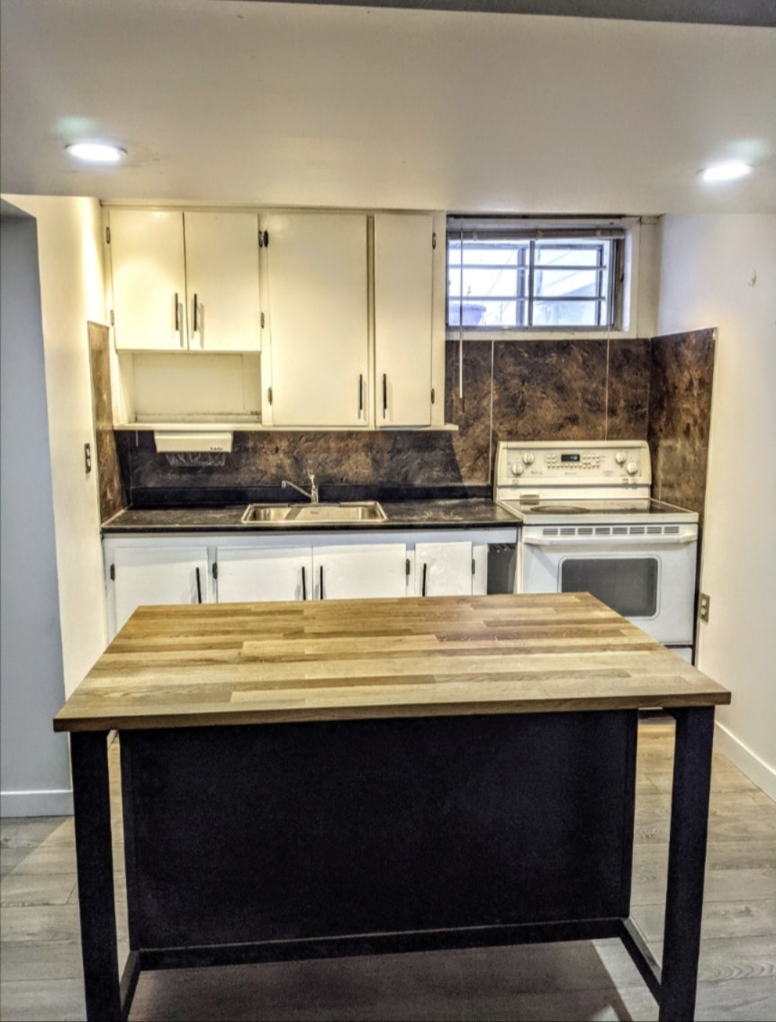 lower 2 bedroom suite for rent in Rosscarrock 3