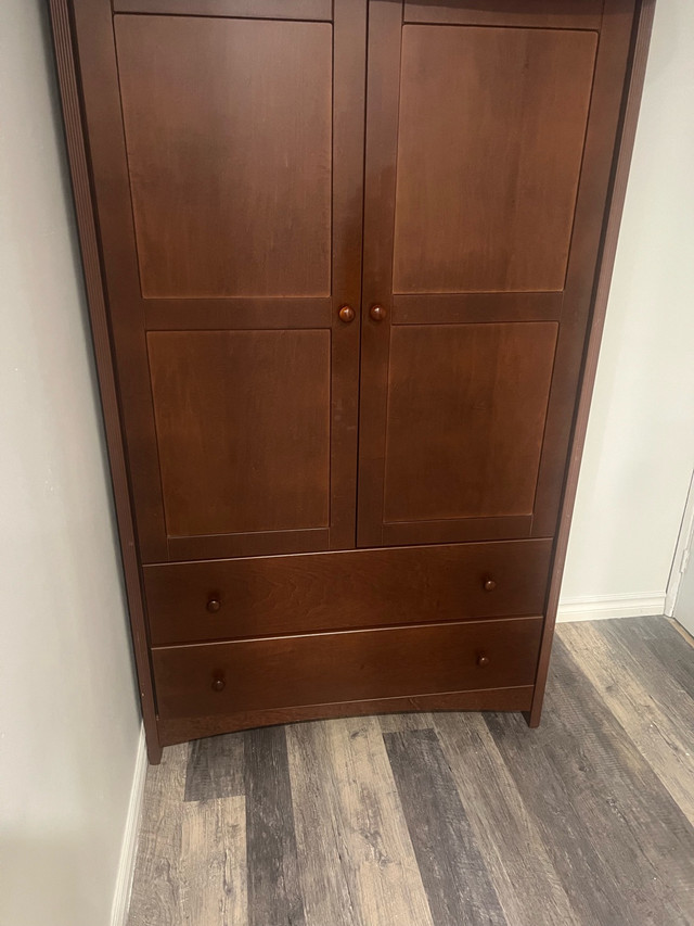 Solid Oak Dresser  in Dressers & Wardrobes in Ottawa