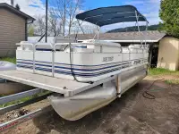 sylvan 20 ft pontoon boat , 2006 honda 20 hp 4 stroke