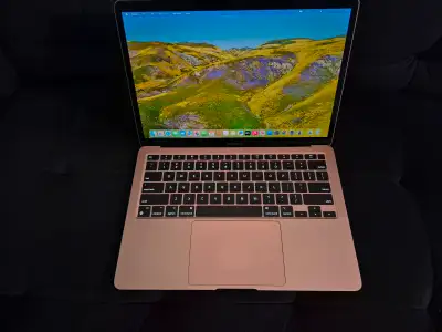 Selling my good condition MacBook Air M1 w/ 256GB storage & 8GB ram. No issues and everything works...