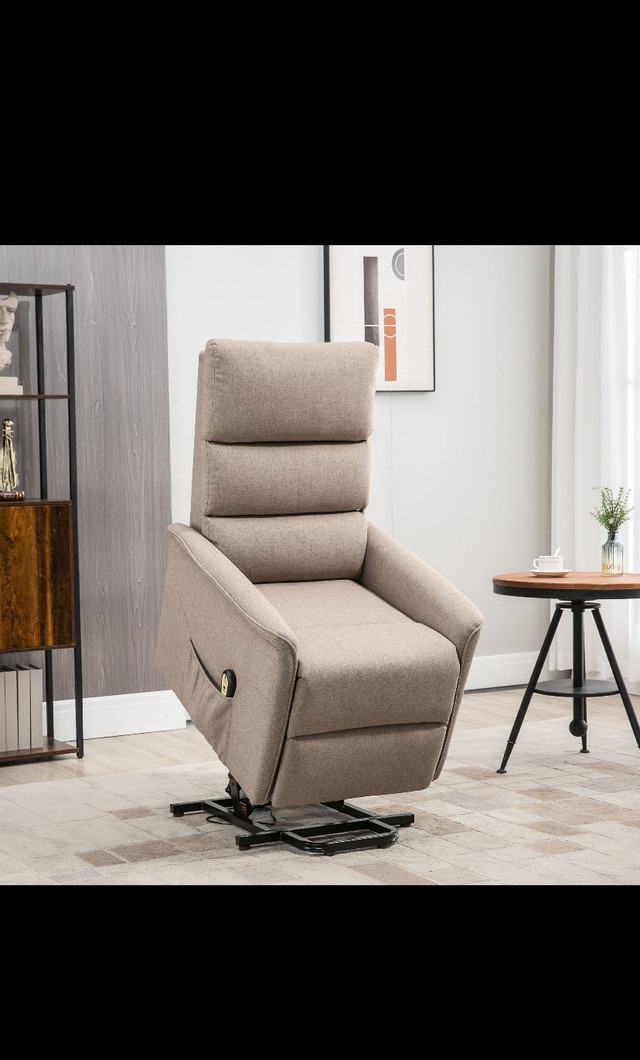 Power lift recliner  in Chairs & Recliners in City of Toronto
