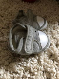 Size zero grey shoe