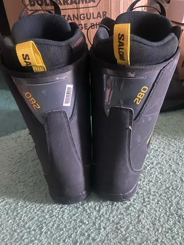 Salomon  snowboard boots in Snowboard in Calgary - Image 2