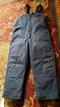Insulated Bib Coveralls 2xl / 3xl
No rips or worn out areas

