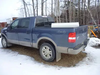 Parting out 2004 Ford. Contact 780-940-2124 for more information. Truck is 4x4,tan leather interior,...