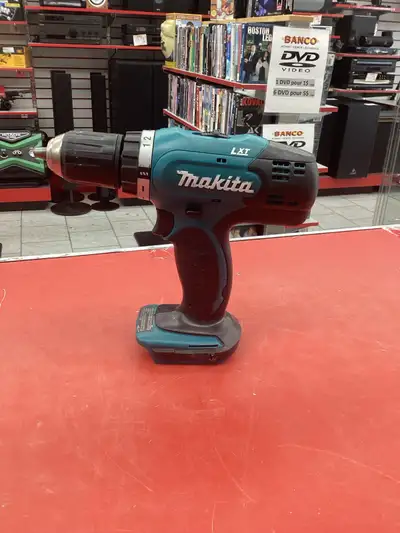 Perceuse de marque Makita Ne vient avec aucun accessoires 18Volts Modèle DDF453 Inventaire 301009502...
