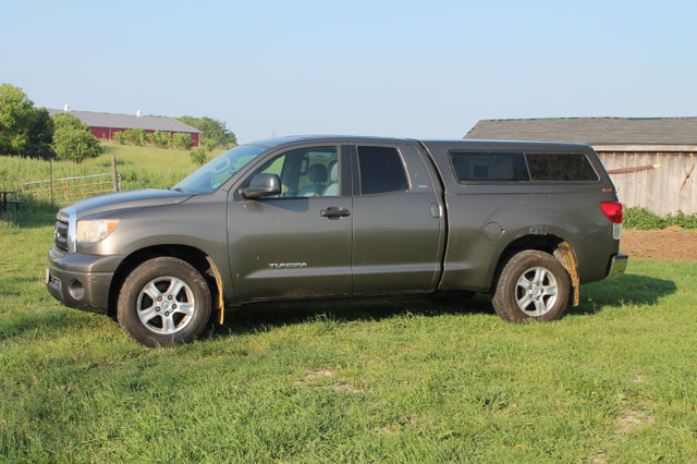 Toyota Tundra SR5 Max Comes With Matching Cap Great Condition in Cars & Trucks in Hamilton - Image 2