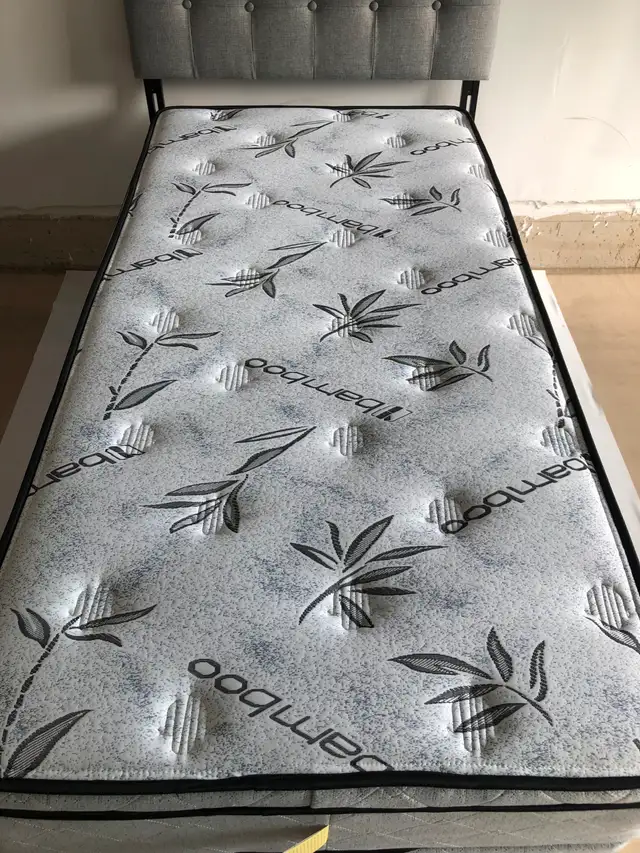 36" Twin Bed in Beds & Mattresses in Barrie - Image 3