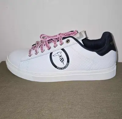 New. Pickup in NW London. Shipping available. Thank you