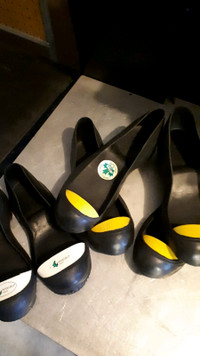 Couvre chaussures  avec embout en acier / safety over shoes 