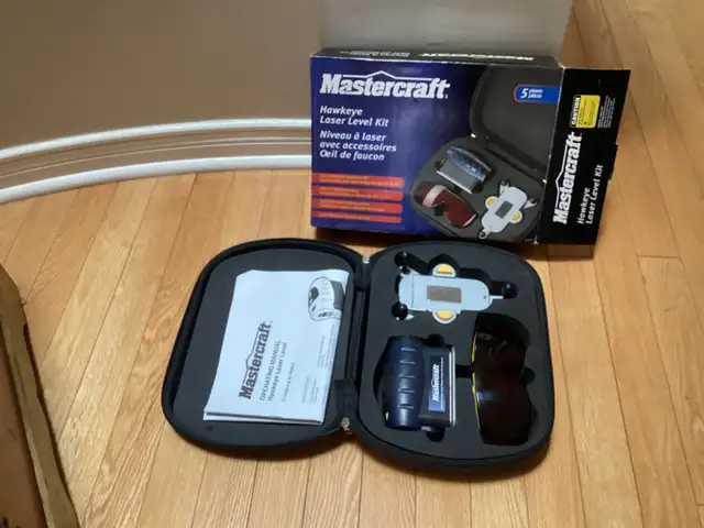 Hawkeye laser level kit in Hand Tools in Ottawa - Image 2