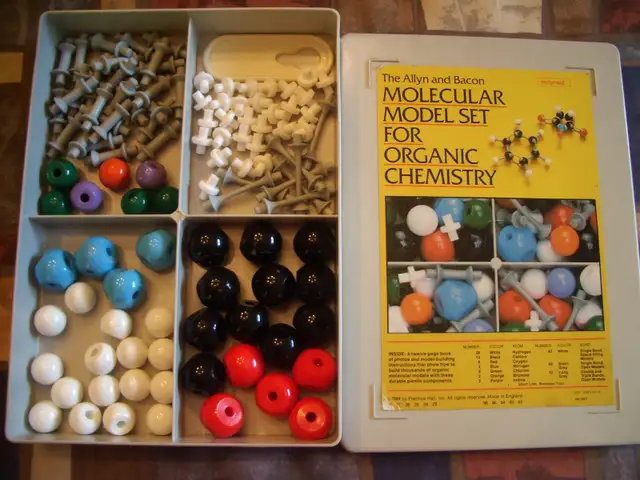 Molecular Model Set for Organic Chemistry in Textbooks in Hamilton - Image 3
