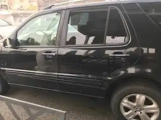 - NO TEST DRIVE -SELLING AS IS -2005 ML500 MERCDES SPECIAL EDITION -260 km -4 door -Gas -Does not st...