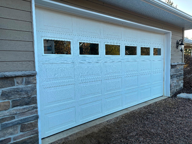 Insulated Garage Door with Opener and Hardware in Garage Doors & Openers in Pembroke
