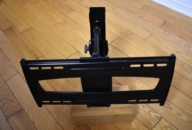 Bras amovible pour TV ou écran ordinateur in TVs in Longueuil / South Shore - Image 3