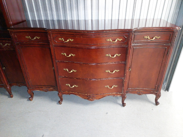 Antique Mahogany Dining Room Set with Buffet and China Cabinets in Hutches & Display Cabinets in City of Toronto - Image 2