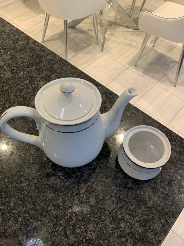 Teapot and Sugar Pot  in Kitchen & Dining Wares in Oshawa / Durham Region - Image 4