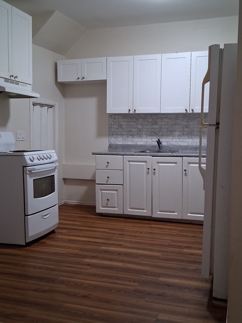 Cozy & All-Inclusive Downtown 1-Bed Apartment – $1,150/mo! 4
