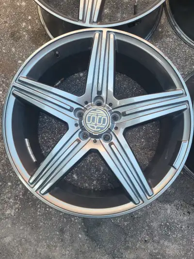 Set of 4 Comes with universal sensors 19x8.5 Et 42 Hub 73.1mm 5×114.3 No curb rash Will fit many veh...