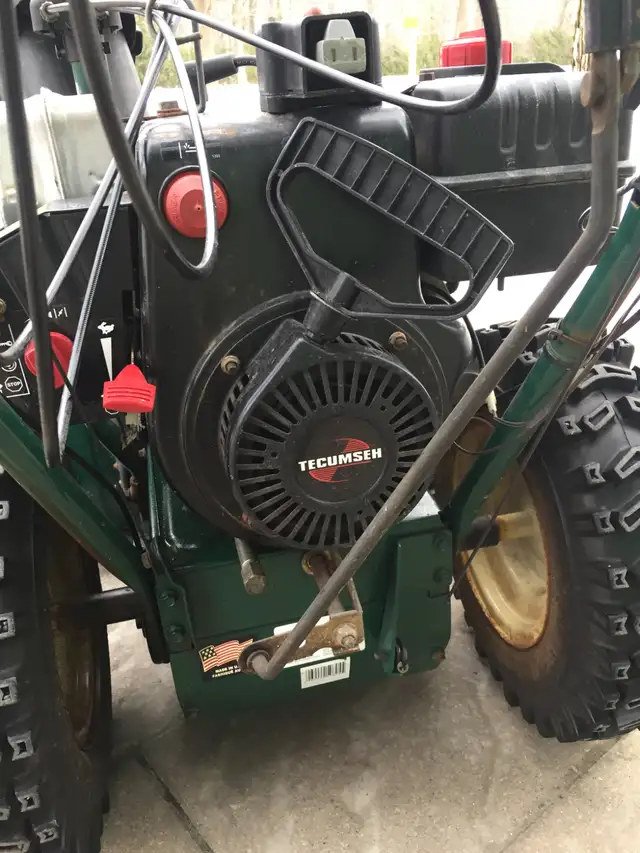 Very Good Snow Blower in Snowblowers in Longueuil / South Shore - Image 5