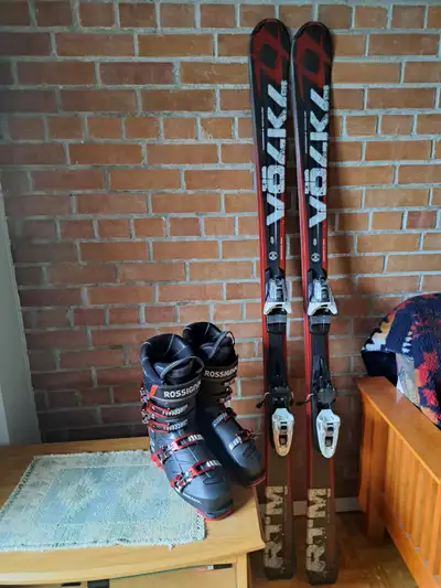 Ensembles de ski and boots, View more