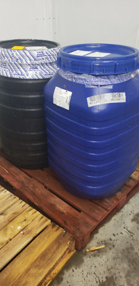 Barils de plastiques 205 Litres Plastic drum barrel